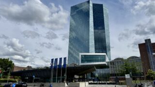 ECB zvyšuje kľúčovú úrokovú sadzbu: Aké sú dôvody za týmto rozhodnutím?